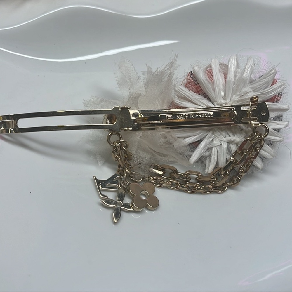 VINTAGE LOUIS VUITTON HAIR CLIP - Picture 6 of 10